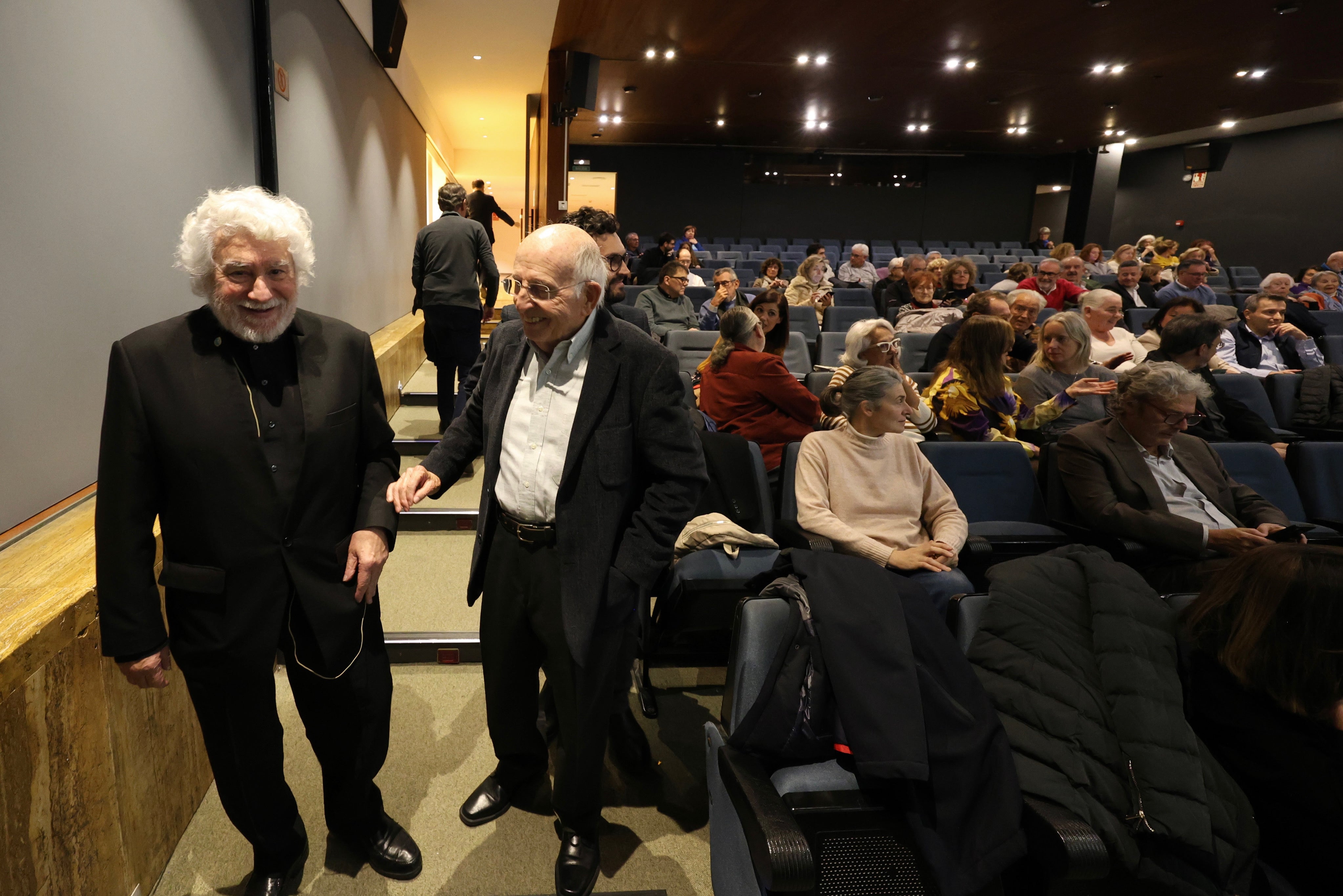 Las imágenes de Gabarrón en el aula de cultura de LA VERDAD