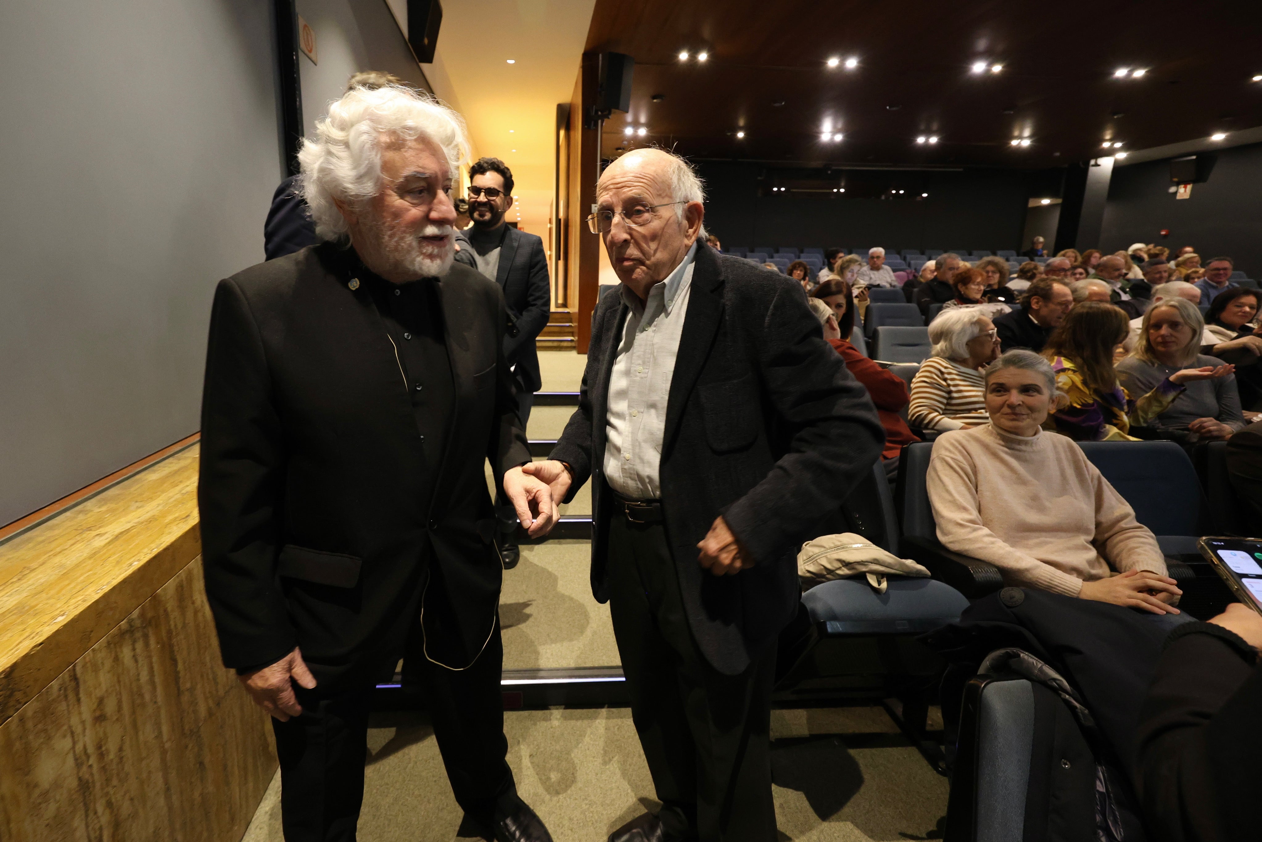 Las imágenes de Gabarrón en el aula de cultura de LA VERDAD