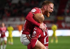 Un Real Murcia orgulloso tumba al Cádiz y sigue soñando en la Copa