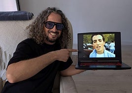 Fran Sánchez, el Chuky de Cieza, en la actualidad, muestra el vídeo viral grabado en 2006.