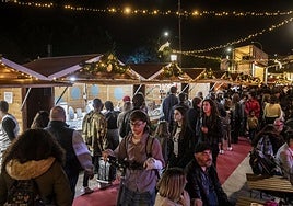 Mercadillo de Navidad ubicado en La Glorieta en Murcia.