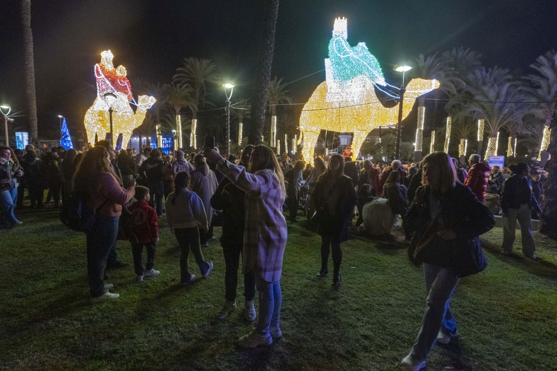 El encendido de las luces navideñas de Cartagena, en imágenes