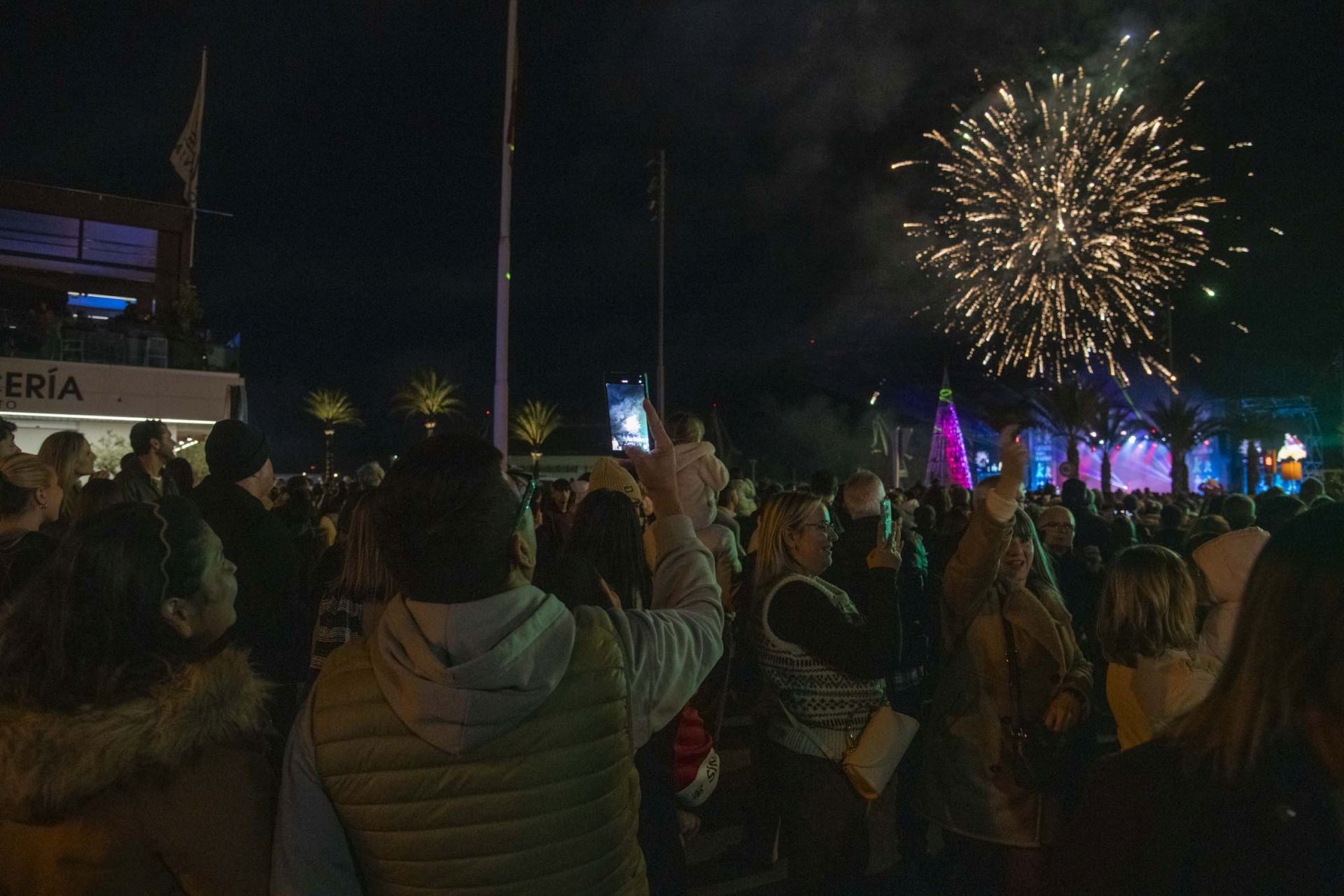 El encendido de las luces navideñas de Cartagena, en imágenes