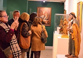Asistentes a la inauguración de la muestra en el Museo Salzillo.