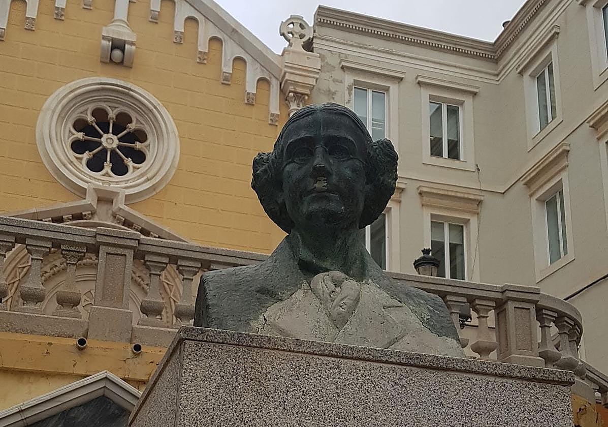 Busto de José Martínez Monroy en la cartagenera Plaza de Jaime Bosh.