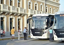 Los autobuses que cubre el trayecto entre Murcia y Cartagena en una imagen de archivo.