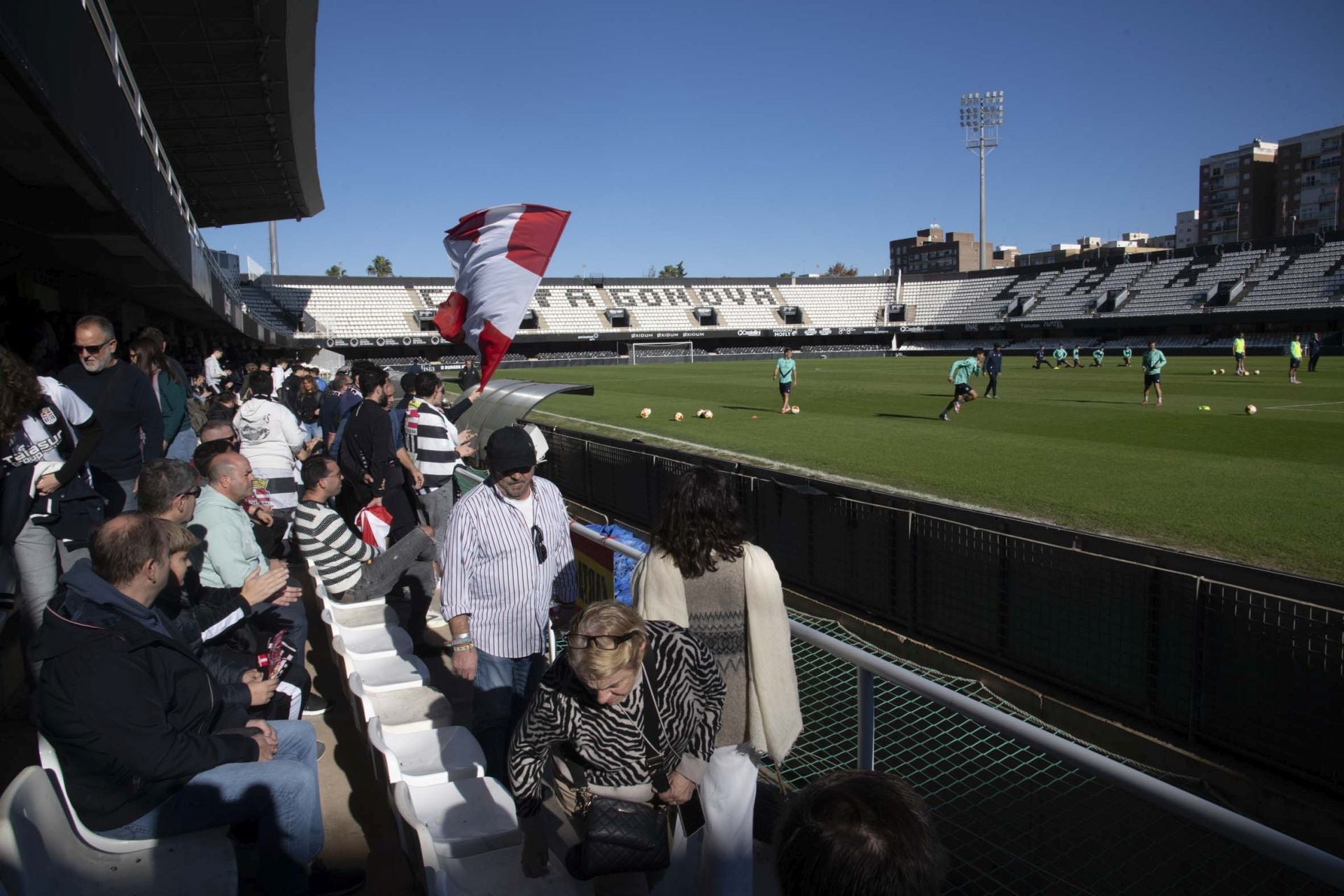El último entrenamiento del Fútbol Club Cartagena antes del derbi contra el Real Murcia, en imágenes