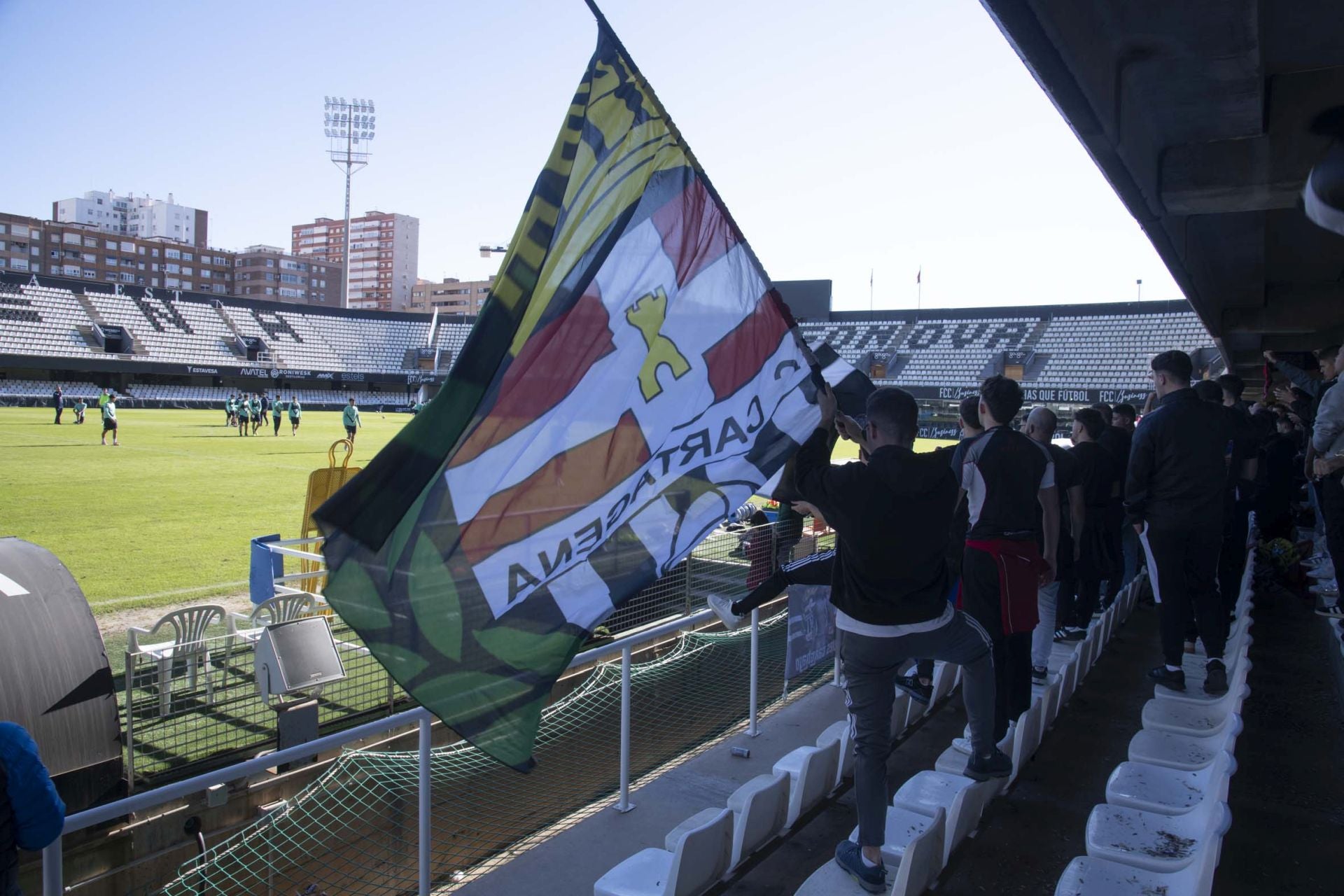 El último entrenamiento del Fútbol Club Cartagena antes del derbi contra el Real Murcia, en imágenes