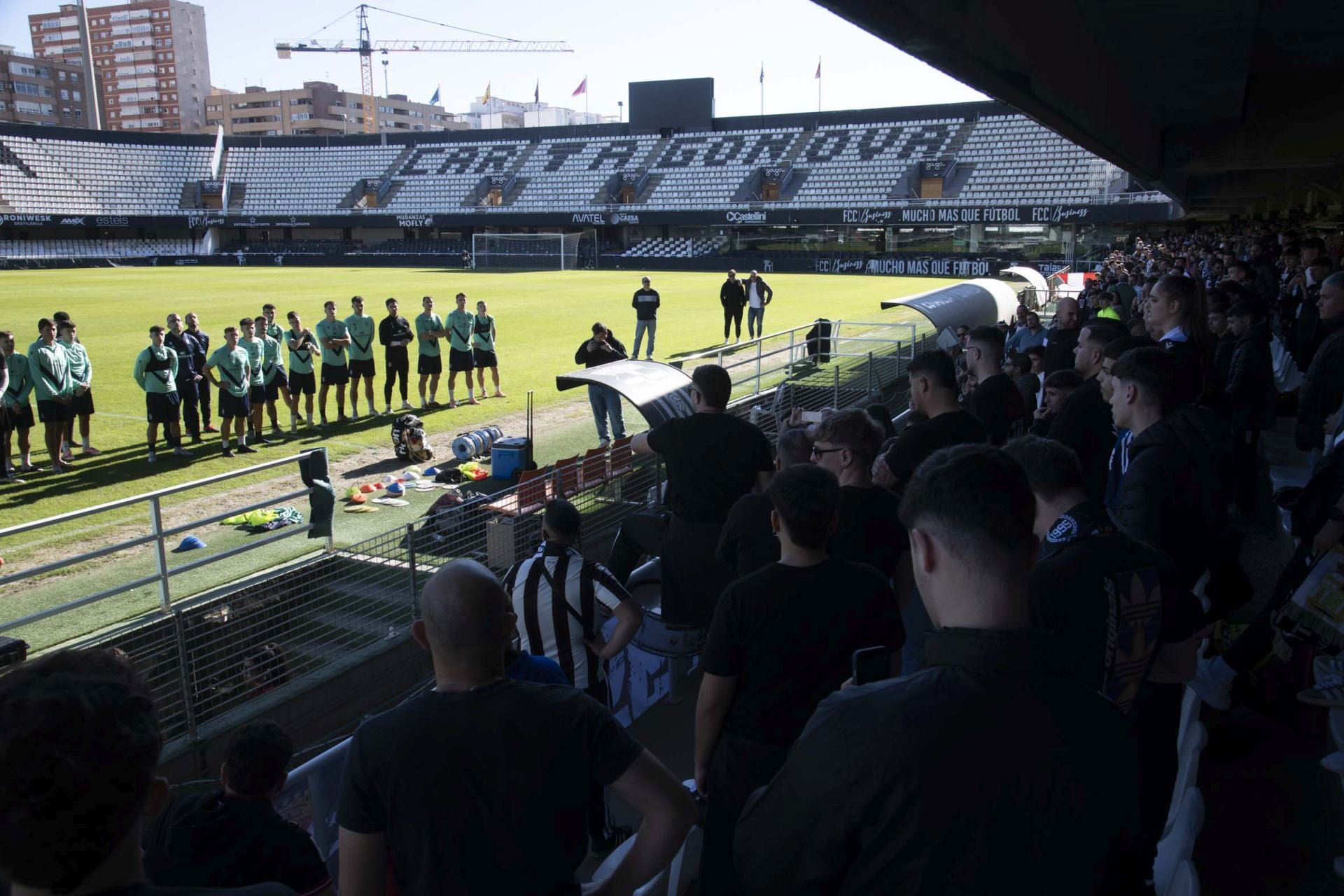 El último entrenamiento del Fútbol Club Cartagena antes del derbi contra el Real Murcia, en imágenes