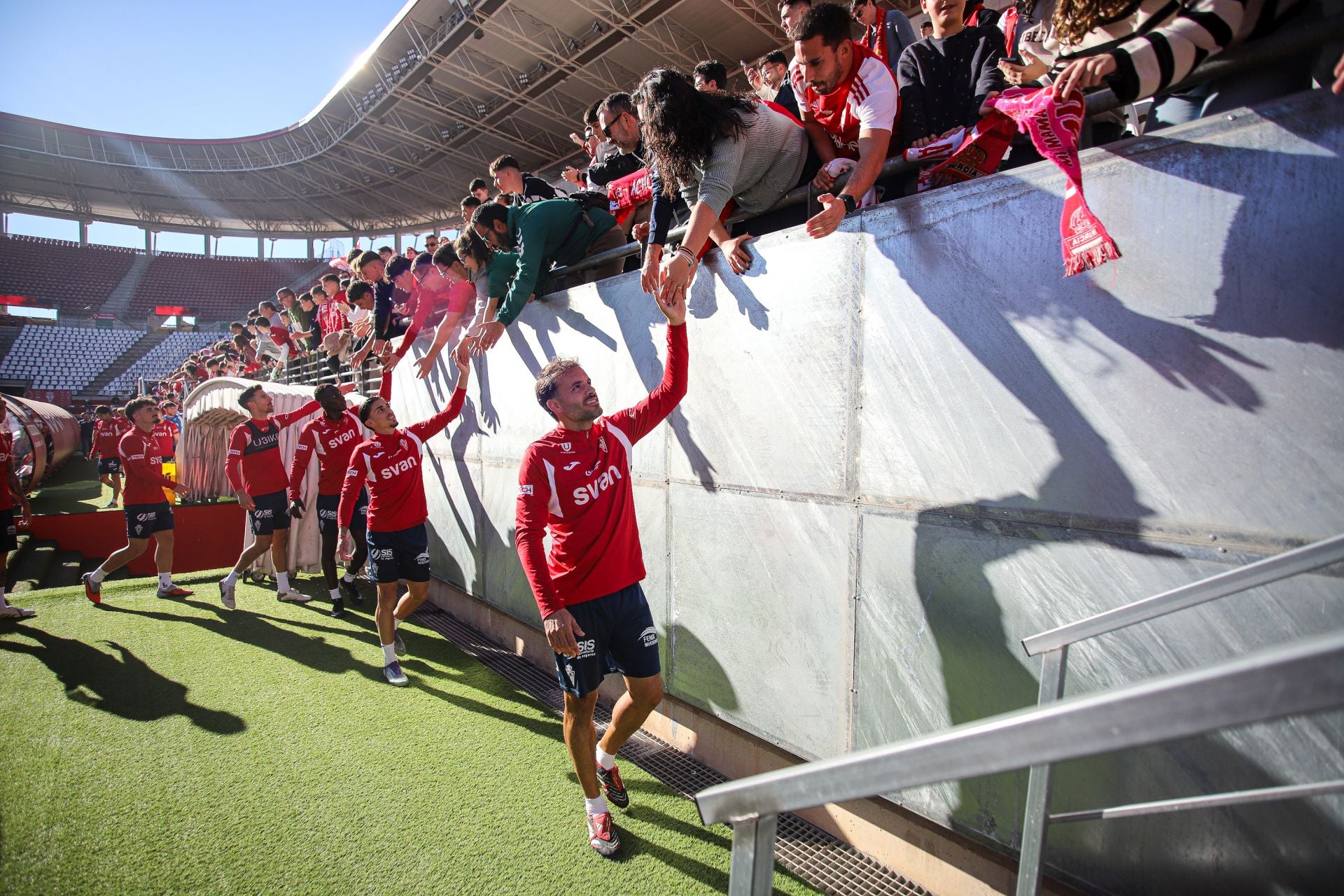El último entrenamiento del Real Murcia antes del derbi contra el Fútbol Club Cartagena, en imágenes