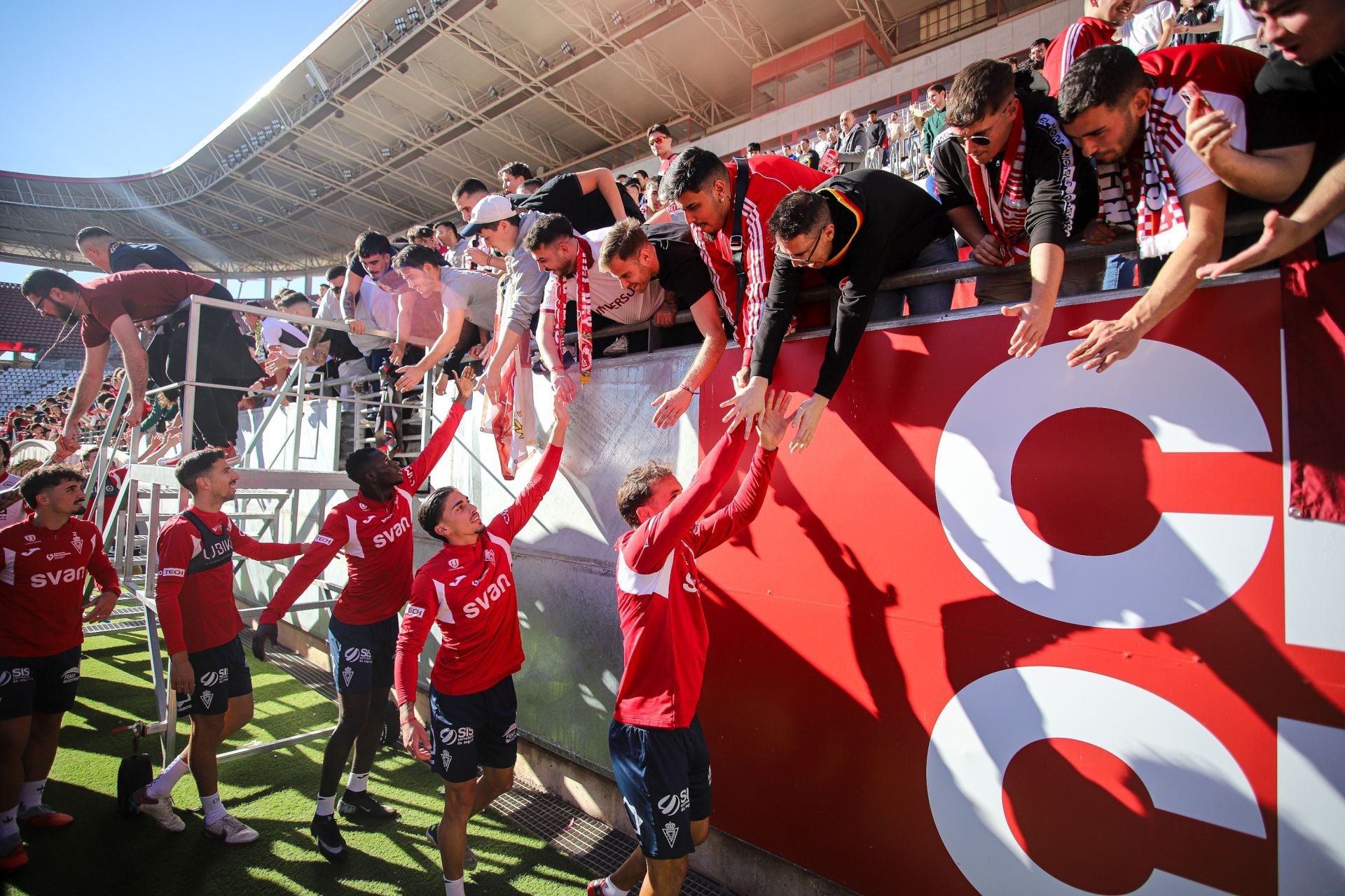 El último entrenamiento del Real Murcia antes del derbi contra el Fútbol Club Cartagena, en imágenes
