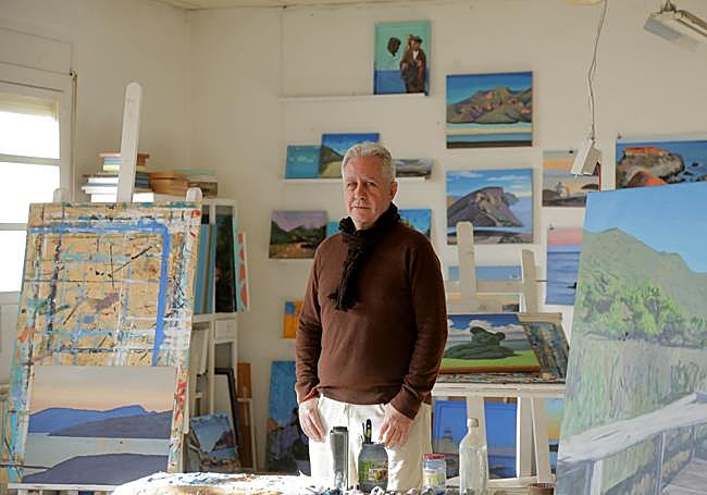 Ángel Mateo Charris en su estudio de Cartagena.