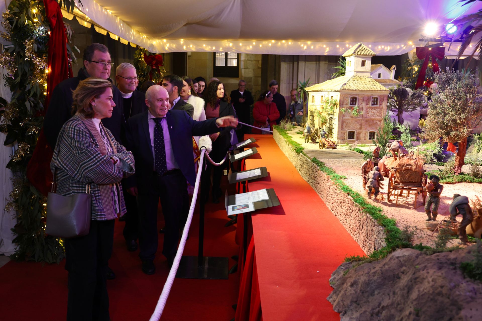 En imágenes, la inauguración del Belén de Murcia en el Palacio Episcopal