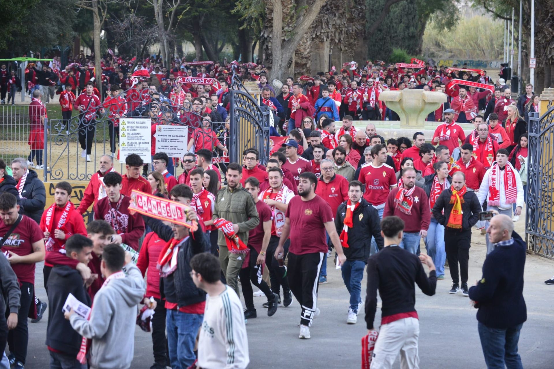 En imágenes, el ambiente en el entorno del Cartagonova
