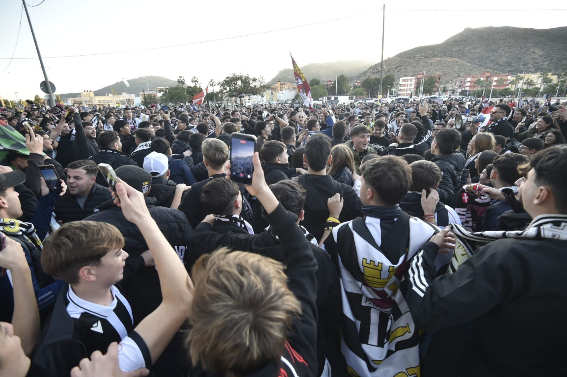 En imágenes, el ambiente en el entorno del Cartagonova