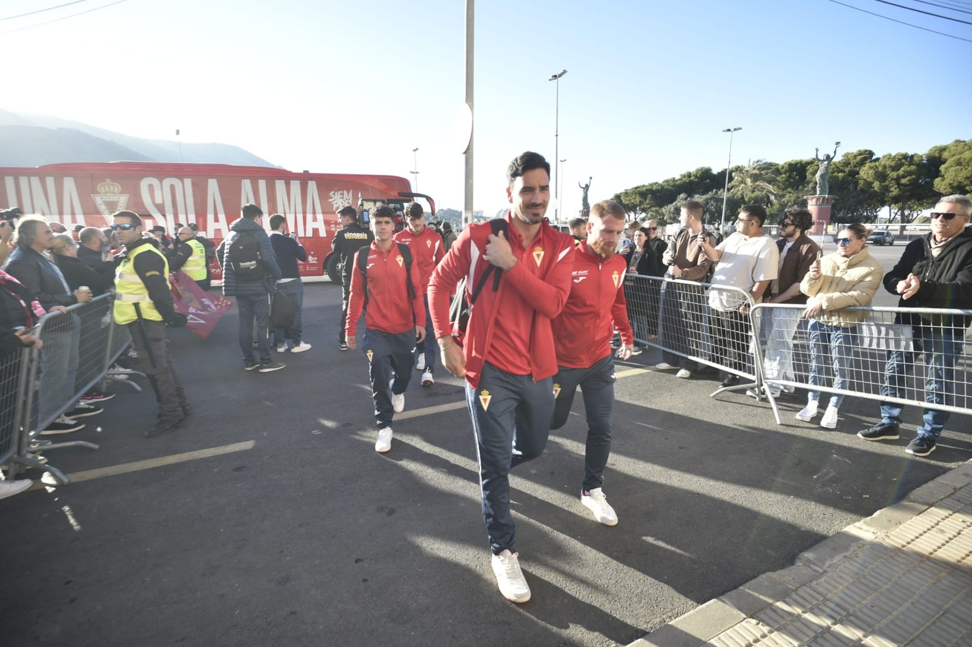 En imágenes, el ambiente en el entorno del Cartagonova