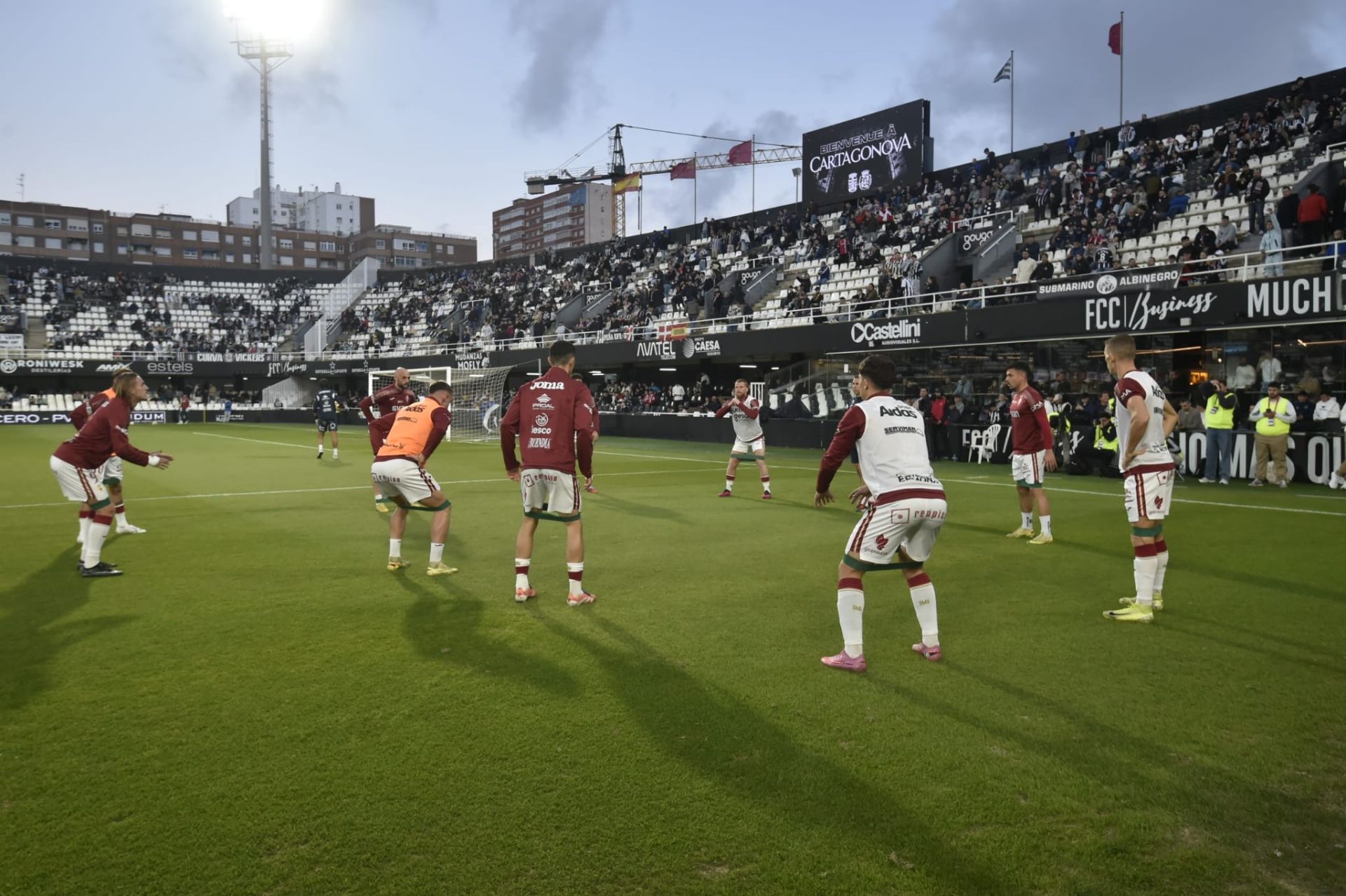 En imágenes, el ambiente en el entorno del Cartagonova