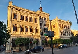 Fachada del edificio de la Convalecencia, sede del Rectorado de la Universidad de Murcia, ubicado en el centro de la ciudad.