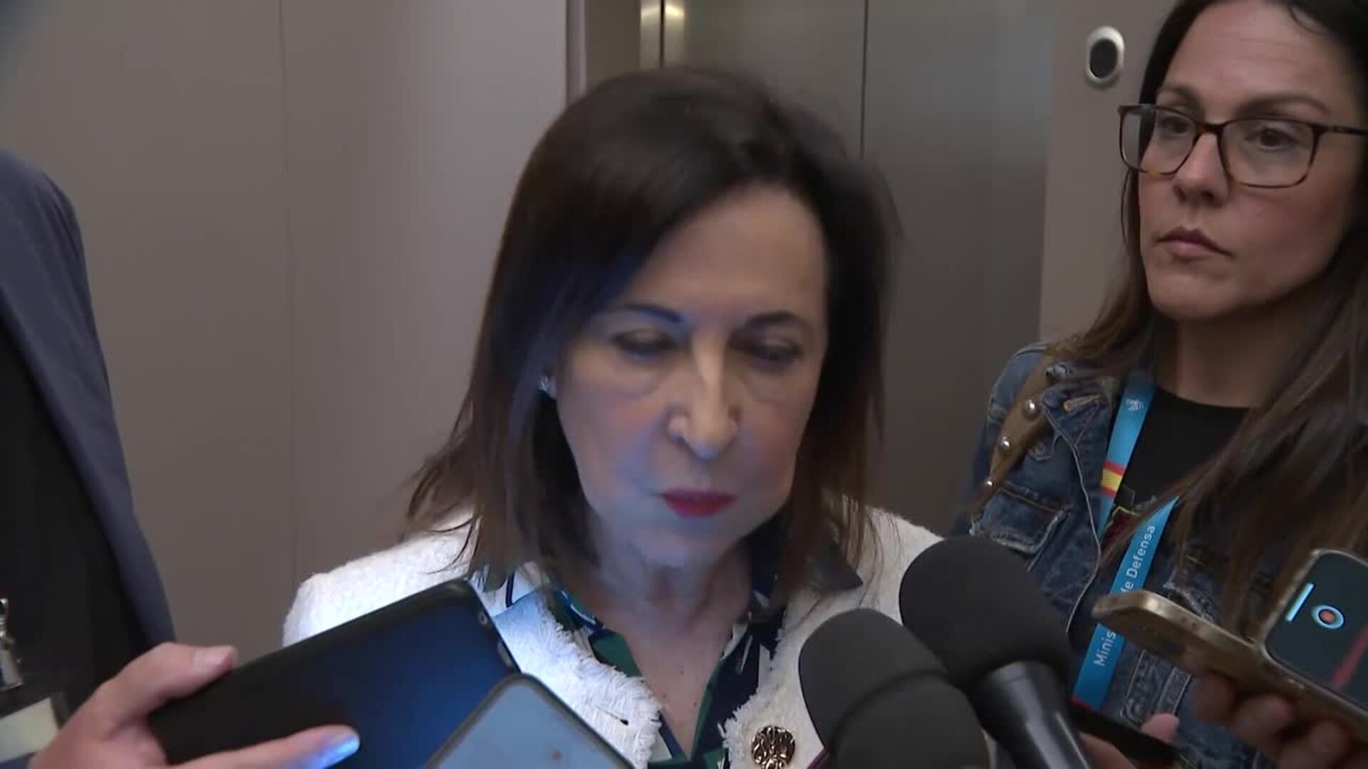 Robles ve positiva la tramitación del embargo de armas a Israel y recalca que España no compra