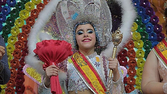 Paloma Morales se hace con la corona infantil del Carnaval de Cartagena