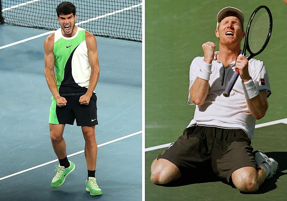 Carlos Alcaraz, en el Open de Australia de este año, y Jim Courier, celebrando una victoria ante Safin en su etapa como tenista profesional, en 1998.