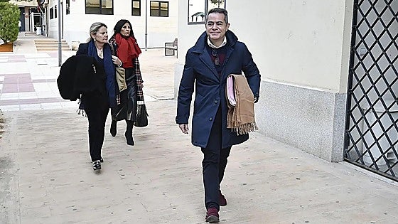 La Guardia Civil recaba en el Ayuntamiento de Lorquí documentos sobre el presunto nombramiento irregular de un ingeniero municipal