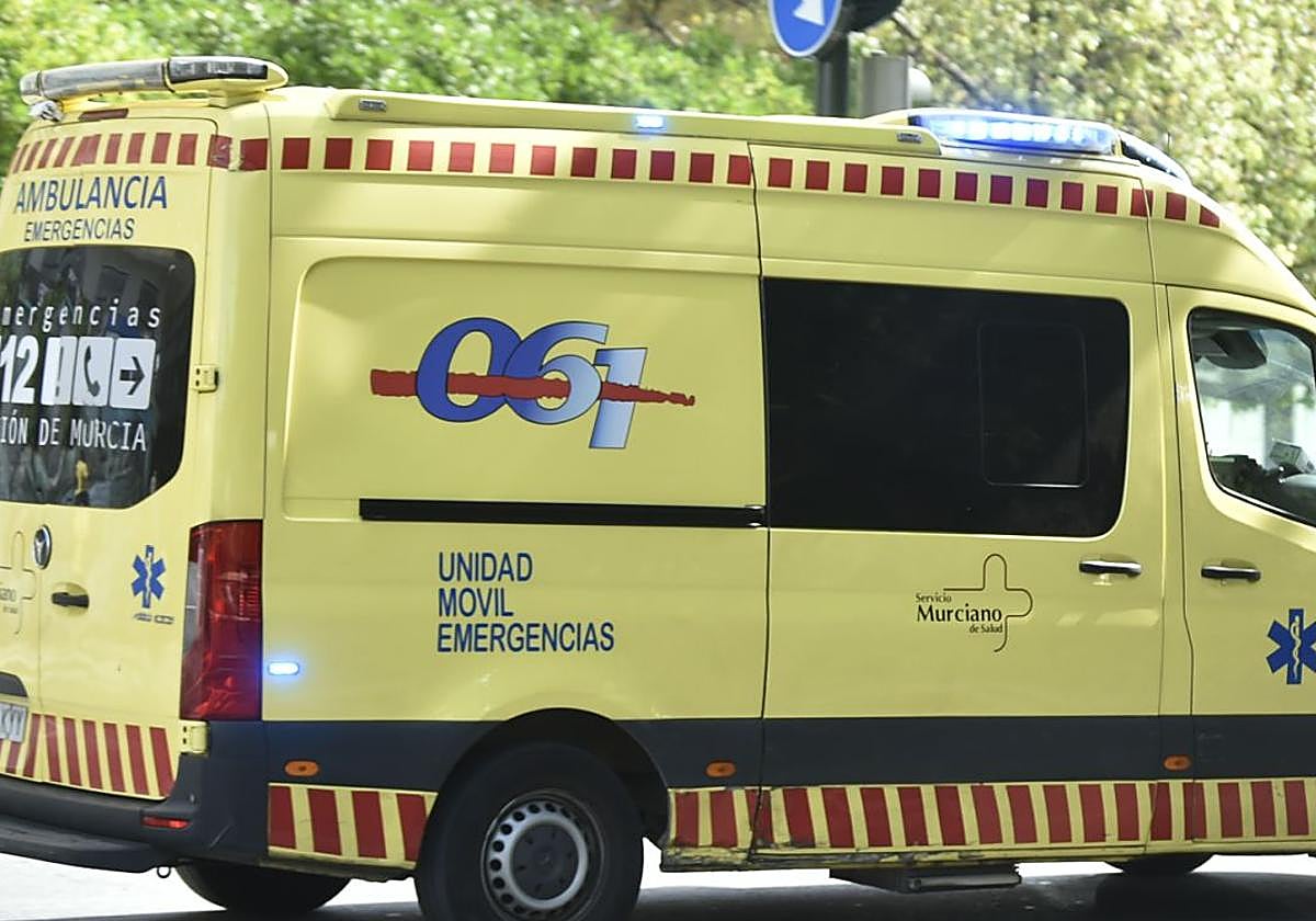 Una ambulancia en Murcia, en una fotografía de archivo.