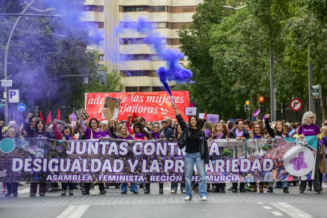 Marcha del 8M por el Día de la Mujer en Murcia, en imágenes | La Verdad