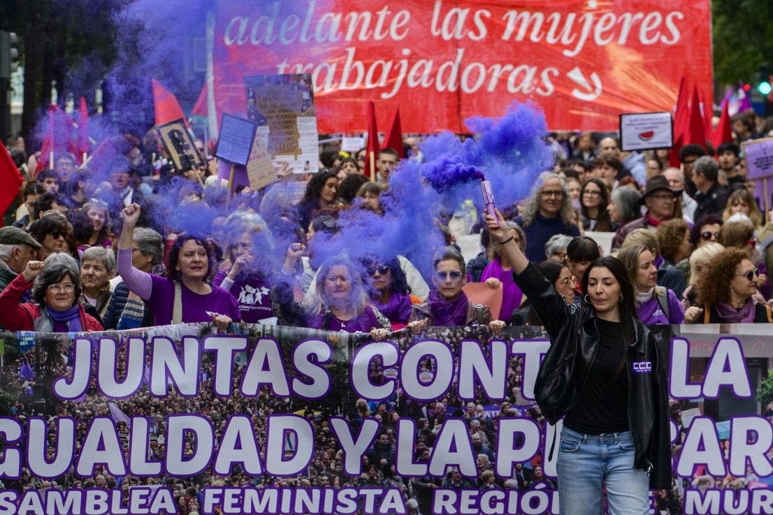 Marcha del 8M por el Día de la Mujer en Murcia, en imágenes | La Verdad