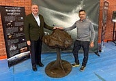 600 kilos de hierro de 3.700 millones de años procedente del cosmos: la Feria de Minerales abre con el meteorito más grande de España
