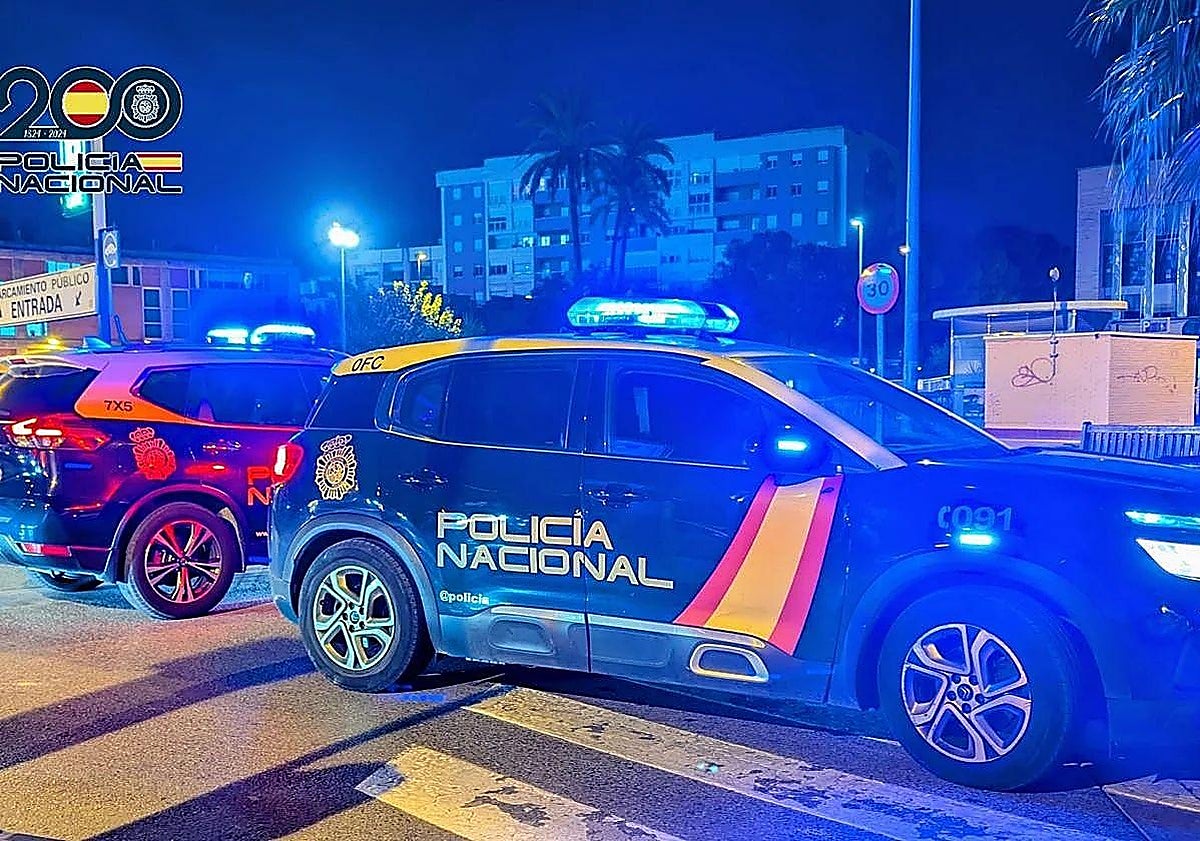 Dos vehículos de la Policía Nacional en una imagen de archivo.