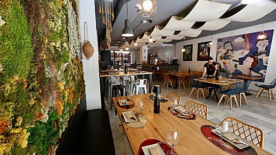 El restaurante que se inspira en el recetario murciano para crear platos sabrosos, divertidos e ingeniosos