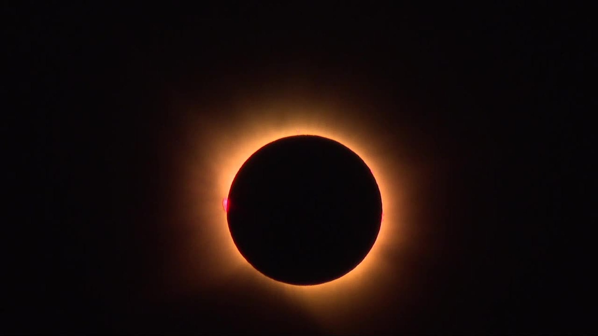 Así se ha visto el eclipse total de Sol desde Alcanar (Tarragona)