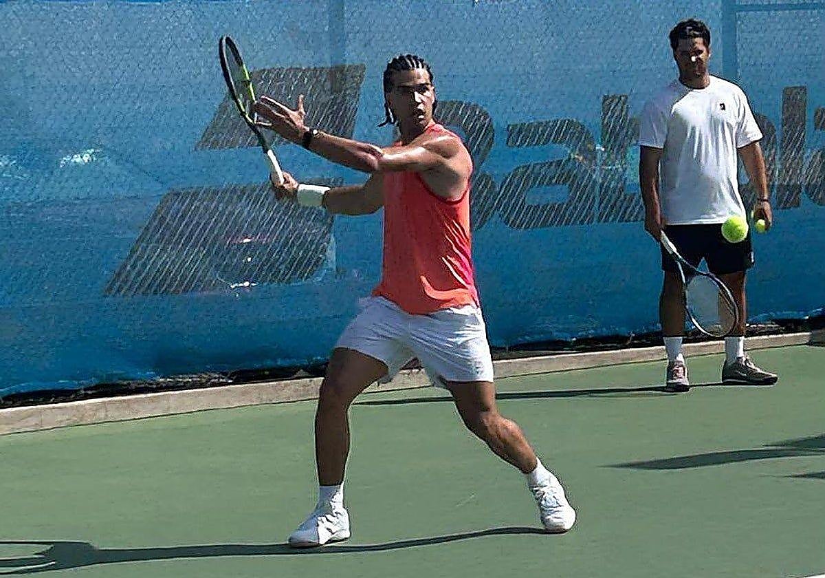 Carlos Alcaraz, entrenando el pasado viernes en El Palmar.