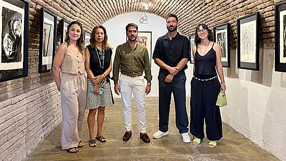 Las obras de Sofía Sánchez, Arturo Ruiz y Celia Verdú ya cuelgan de las bóvedas del Almudí