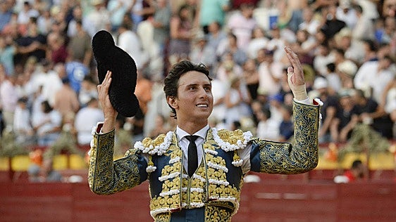 Morante y Roca Rey tiran de la feria en la que Ureña celebra sus 20 años de alternativa