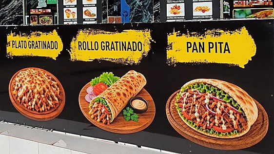 Carteles hechos con IA, una plaga que solivianta a diseñadores y publicistas: «Son todos iguales»