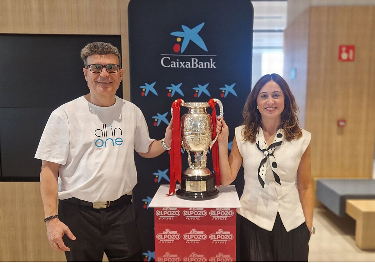 CaixaBank acerca a los murcianos la Supercopa de España conquistada por ElPozo