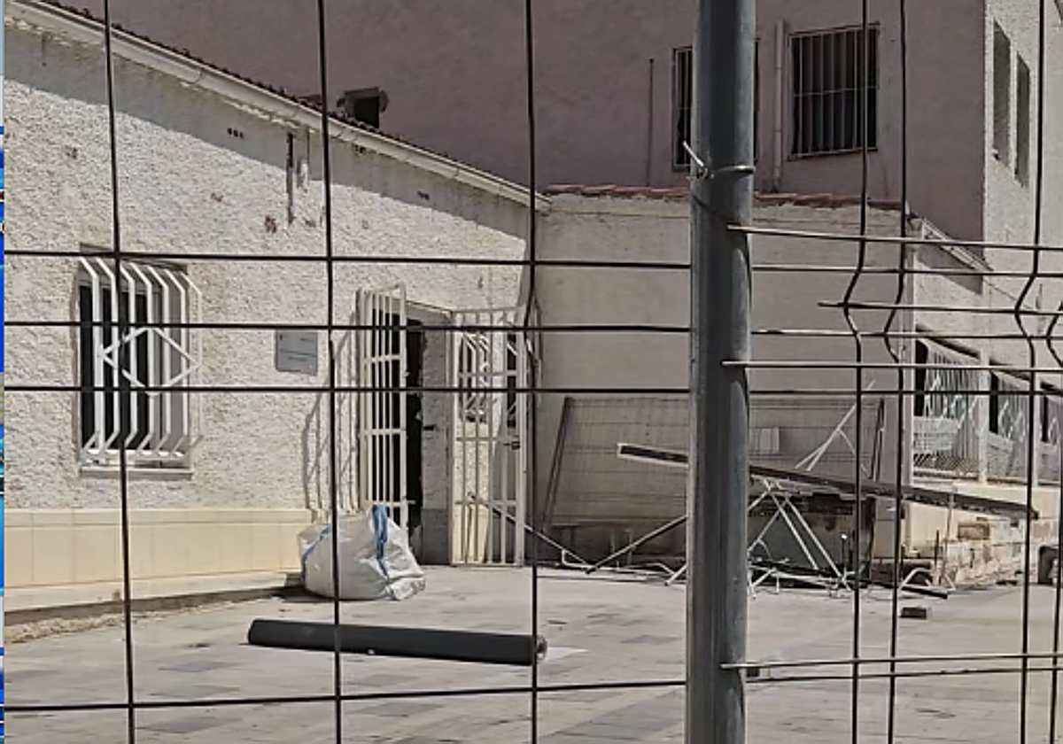 Entrada del Centro de Mayores de Molina de Segura.