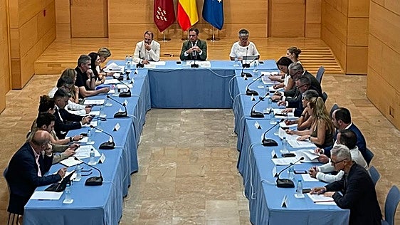Una inversión de 24 millones permitirá a los 45 municipios renovar infraestructuras y mejorar servicios