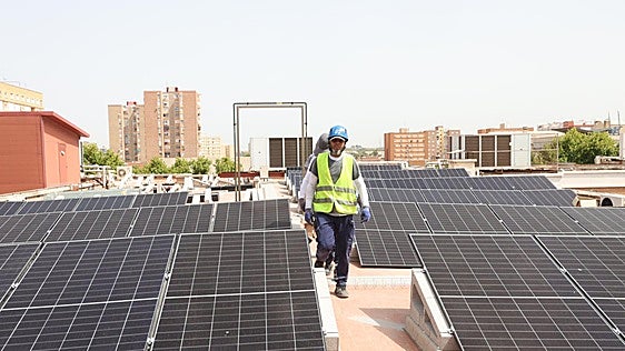 La Politécnica de Cartagena sextuplica la potencia de su instalación fotovoltaica en el Campus del Paseo