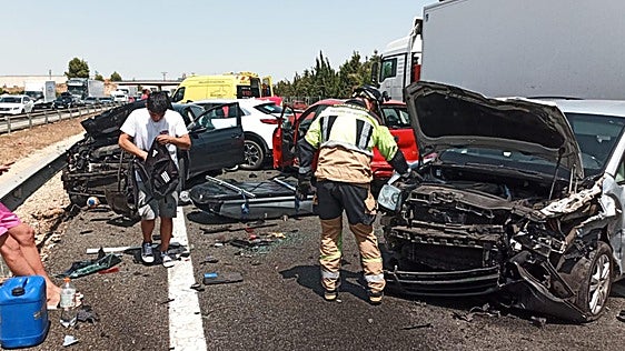 Retenciones kilométricas por un accidente en la autovía A-7 a la altura de Librilla en plena operación salida