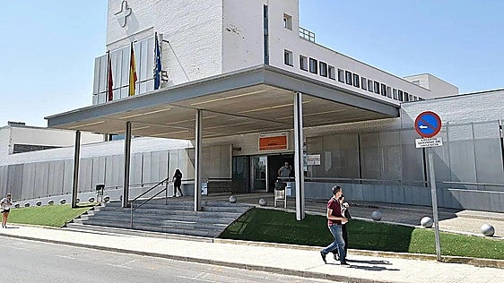 Herido un hombre de 86 años en Yecla tras precipitarse desde un tercer piso