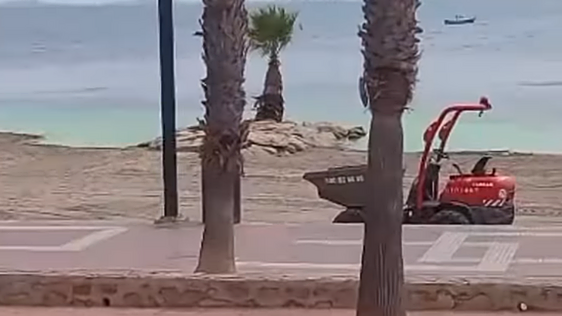 Mensaje de tranquilidad ante el color verde de zonas del Mar Menor: son «pruebas de filtración»