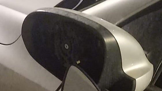 Cinco coches sufren daños en sus retrovisores tras un acto vandálico en La Manga