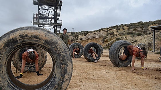 El Ejército y Alcantarilla se dan la mano de nuevo en la carrera de obstáculos 'Tercios Legendarios'