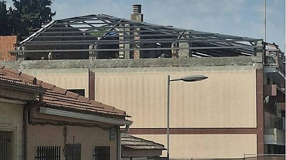 El colegio San Miguel de Molina de Segura inicia el curso con la cubierta sin terminar