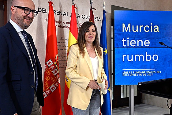 Cien operarios y cincuenta vehículos reforzarán el servicio de limpieza de Murcia en 2027