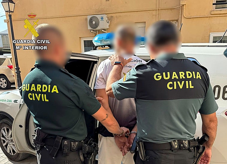 Arrestado en Campos del Río tras robar un coche en Alicante y retener a sus ocupantes contra su voluntad