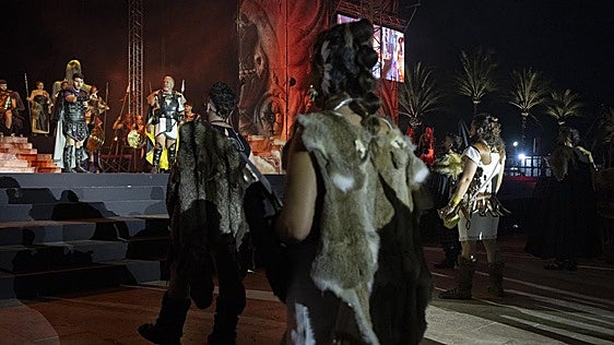 Los mercenarios engrosan el ejército de Aníbal antes de partir hacia Roma